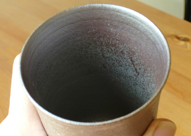 清水焼　マグカップ　黒陶三島（白）